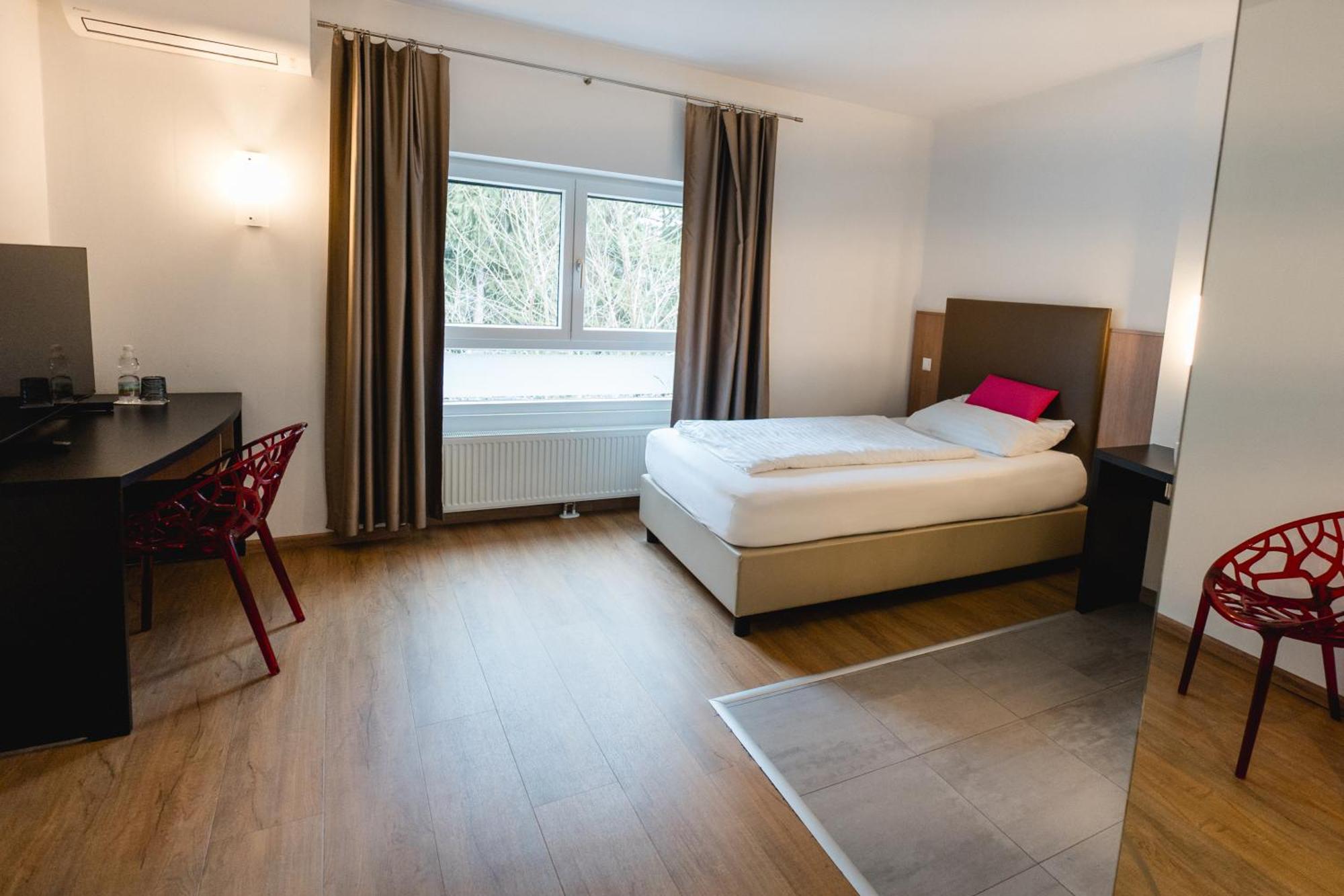 4U Hotel Men Only Hohenthurn Dış mekan fotoğraf